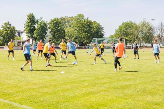 22 06 2025, xomx, Soccer 2 Bundesliga, SG Dynamo Dresden training kick-off season 2025 26 v l The training runs in tropical temperatures DFL DFB REGULATIONS PROHIBIT ANY USE OF PHOTOGRAPHS as IMAGE SEQUENCES and or QUASI VIDEO Dresden