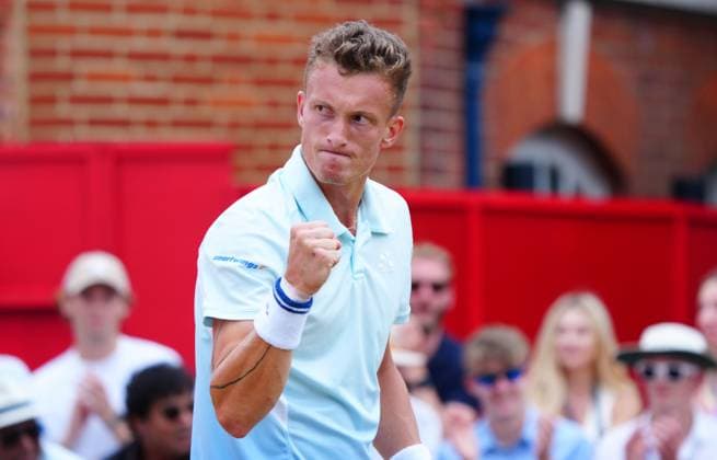 Jiri Lehecka celebrates winning the second set tie-break Queen s Club Championships, Day 14, Queen s Club, West Kensington, London, UK - 22 Jun 2025  Copyright: xJavierxGarcia Shutterstockx 15366611q