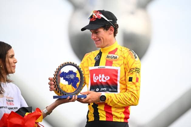 Baloise Belgium Tour 2025 Stage 5 BRUSSEL, BELGIUM - JUNE 22 : Segaert Alec (BEL) of Lotto Cycling Team on the podium during stage 5 of the 94th edition of Baloise Tour of Belgium an UCI ProSeries 2.Pro cycling road race stage for Men Elite of 183.2 km with start in Brussel and finish in Brussel on June 22, 2025 in Brussel, Belgium, 22 06 2025 ( Motordriver Guy De Vuyst - Brussel Belgium  Copyright: xTomasxSiskx