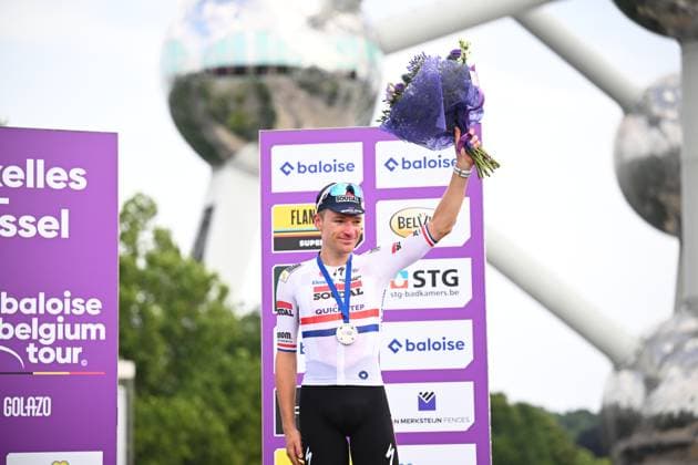 Baloise Belgium Tour 2025 Stage 5 BRUSSEL, BELGIUM - JUNE 22 : Hayter Ethan (GBR) of Soudal Quick-Step on the podium during stage 5 of the 94th edition of Baloise Tour of Belgium an UCI ProSeries 2.Pro cycling road race stage for Men Elite of 183.2 km with start in Brussel and finish in Brussel on June 22, 2025 in Brussel, Belgium, 22 06 2025 ( Motordriver Guy De Vuyst - Brussel Belgium  Copyright: xTomasxSiskx