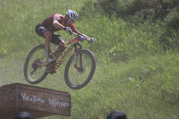UCI MTB World Cup - XCO Pierre Teyssot MAXPPP ; UCI MTB World Cup - XCO. Commezzadura, Italy on June 22, 2025. Cross-Country Olympic Race, Men, Victor KORETZKY (FRA) Pierre Teyssot Maxppp Commezzadura Trentino Italy  Copyright: xMAXPPPxPierrexTeyssotx PT1_5306 PT1_5306