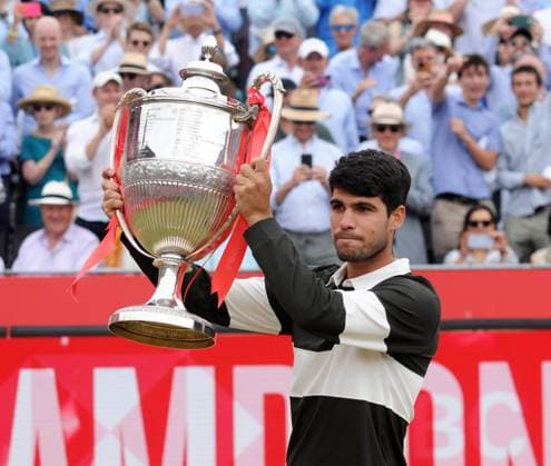 Tennis - 2025 ATP, Tennis Herren Men s HSBC Men™s Championships - Singles Final - Carlos Alcaraz (Sp) vs Jiri Lehecka (Czech) - Queen™s Club - Sunday 22nd June 2025 Carlos Alcaraz of Spain with the trophy 