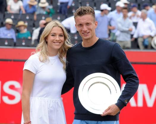 Tennis - 2025 ATP, Tennis Herren Men s HSBC Men™s Championships - Singles Final - Carlos Alcaraz (Sp) vs Jiri Lehecka (Czech) - Queen™s Club - Sunday 22nd June 2025 Jiri Lehecka gets a kiss from his girl friend with his runners up plate 