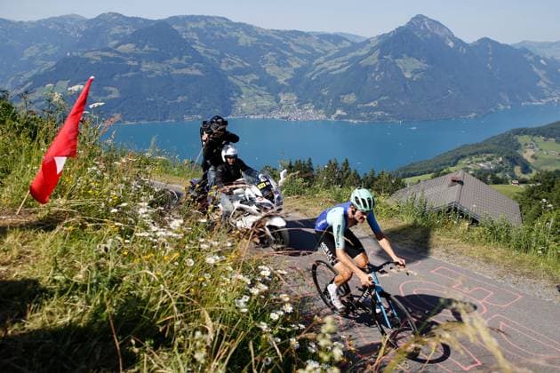 TDS 8 Stage Felix Gall AUT Team Decathlon AG2R La Mondiale 22 06 2025 Emmetten, SWITZERLAND, Mens Tour de Suisse 8 Stage Beckenried Stockhuette Felix Gall AUT Team Decathlon AG2R La Mondiale on the climb to Stockhuette Lake Lucerne in the background