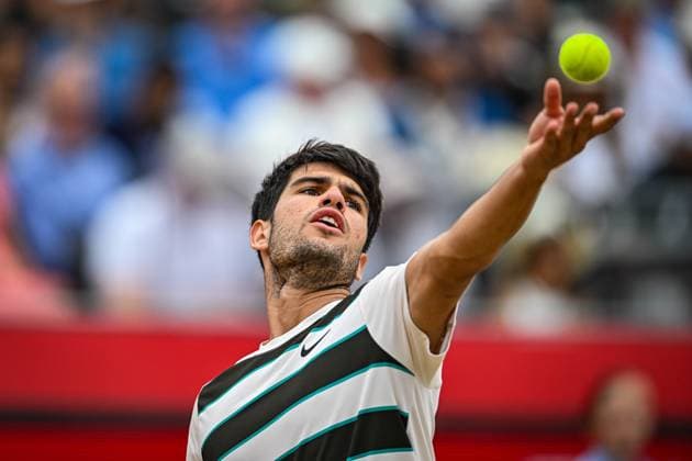 22nd June 2025; HSBC Championships, Queens Club, West Kensington, London, England: HSBC Mens Championships Queens Club, Day 7; Carlos Alcaraz (ESP) serves in the final against Jiri Lehecka (CZE)  ActionPlus12804270 GodfreyxPitt