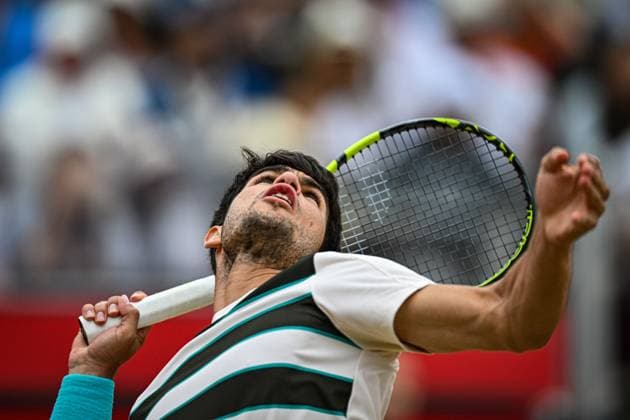 22nd June 2025; HSBC Championships, Queens Club, West Kensington, London, England: HSBC Mens Championships Queens Club, Day 7; Carlos Alcaraz (ESP) serves in the final against Jiri Lehecka (CZE)  ActionPlus12804271 GodfreyxPitt