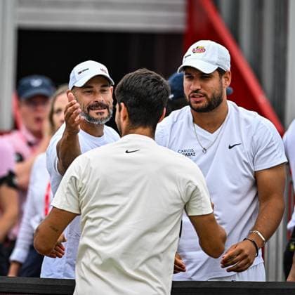 22nd June 2025; HSBC Championships, Queens Club, West Kensington, London, England: HSBC Mens Championships Queens Club, Day 7; Carlos Alcaraz (ESP) celebrates with his coaching team after winning the final against Jiri Lehecka (CZE)  ActionPlus12804272 GodfreyxPitt