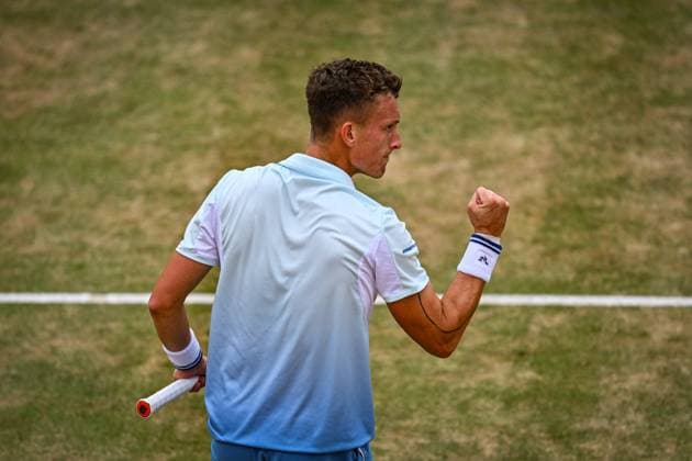 22nd June 2025; HSBC Championships, Queens Club, West Kensington, London, England: HSBC Mens Championships Queens Club, Day 7; Jiri Lehecka (CZE) celebrates winning a set in the final against Carlos Alcaraz (ESP)  ActionPlus12804252 GodfreyxPitt