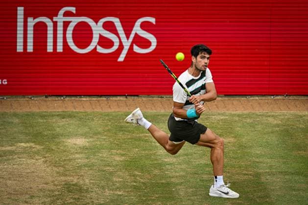 22nd June 2025; HSBC Championships, Queens Club, West Kensington, London, England: HSBC Mens Championships Queens Club, Day 7; Carlos Alcaraz (ESP) hits a backhand in the final against Jiri Lehecka (CZE)  ActionPlus12804522 GodfreyxPitt