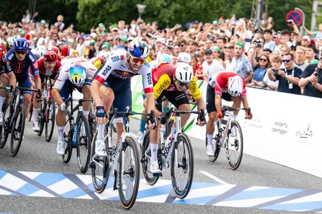 Copenhagen Sprint 2025, UCI World Tour cycling Copenhagen, Denmark. 22nd, June 2025. Jordi Meeus (Red Bull-Bora-Hansgrohe) wins the spring in front of Alexis Renard (Cofidis) and Emilien Jeanniere (TotalEnergies) at the UCI World Tour race Copenhagen Sprint 2025. Denmark, Copenhagen  Copyright: xGonzalesxPhoto TobiasxJorgensenx