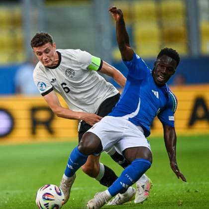 DUNAJSKA STREDA - (l-r) Eric Martel of Germany U21, U 21 Wilfried Gnonto of Italy U21 at the DAC Arena during the under-21 European Championship, EM, Europameisterschaft quarterfinal duel between Germany and Italy. ANP Hollandse Hoogte SOC 2025 xVIxANPxSportx xGerritxvanxKeulenxIVx 530320606 originalFilename: 530320606.jpg