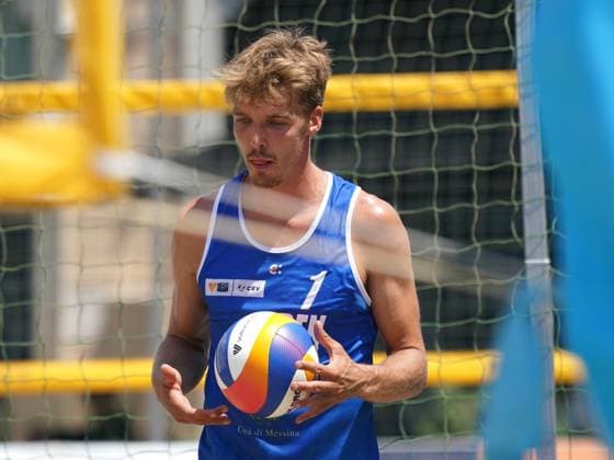 Volleyball World Beach Tour Futures Messina Mollgaard and Houmann (DEN) play against Hopt and Pfretzschner (GER) in the final for third place in the men s tournament at the Volleyball World Beach Pro Tour Futures in Messina, Italy, on June 22, 2025. Messina Italy  Copyright: xGabrielexMaricchiolox originalFilename:maricchiolo-volleyba250622_npZHg.jpg