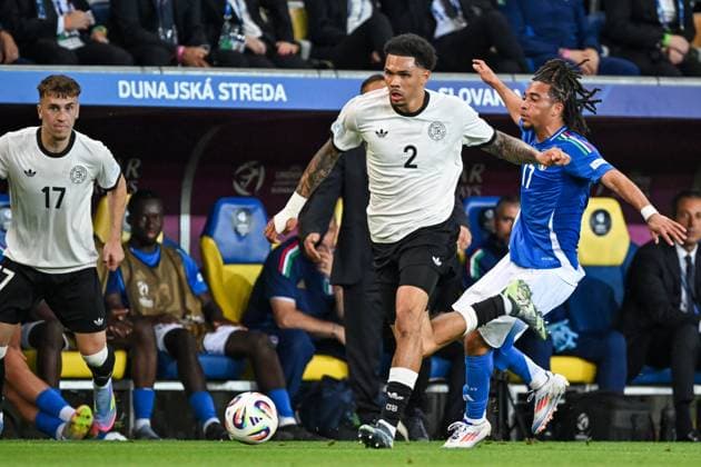 DUNAJSKA STREDA - (l-r) Nnamdi Collins of Germany U21, U 21 Luca Koleosho of Italy U21 at the DAC Arena during the quarterfinal European Under-21 Championship game between Germany and Italy. ANP Hollandse Hoogte SOC 2025 xVIxANPxSportx xGerritxvanxKeulenxIVx 530320972 originalFilename: 530320972.jpg
