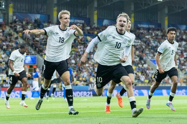 UEFA U21 European Championship, quarter-final Germany Italy 22 06 2025 Cheering after the goal for 1 1 by Nick Woltemade Germany, 10 at the UEFA U21 European Championship quarter-final match Germany Italy, on 22 06 2025, DAC Arena, Dunajska Streda, Slovakia Copyright: xBEAUTIFULxSPORTS Meuselx