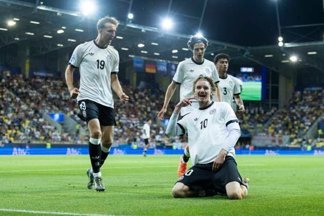 UEFA U21 European Championship, quarter-final Germany Italy 22 06 2025 Cheering after the goal for 1 1 by Nick Woltemade Germany, 10 at the UEFA U21 European Championship quarter-final match Germany Italy, on 22 06 2025, DAC Arena, Dunajska Streda, Slovakia Copyright: xBEAUTIFULxSPORTS Meuselx
