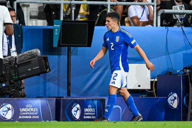 DUNAJSKA STREDA - Mattia Zanotti of Italy U21, U 21 leaves the field after a red card at the DAC Arena during the quarterfinal European Championship, EM, Europameisterschaft under-21 game between Germany and Italy. ANP Hollandse Hoogte SOC 2025 xVIxANPxSportx xGerritxvanxKeulenxIVx 530324054 originalFilename: 530324054.jpg