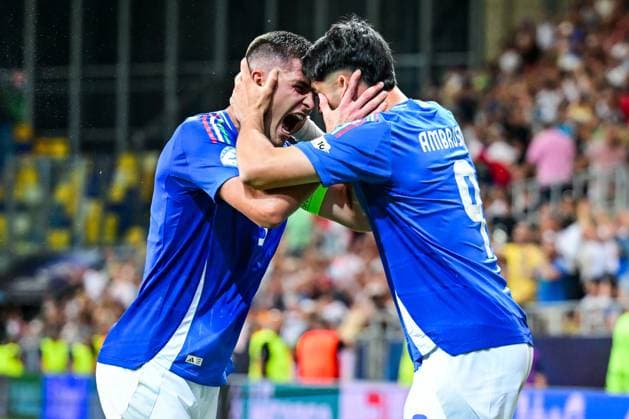 DUNAJSKA STREDA - (l-r) Lorenzo Pirola of Italy U21, U 21 Giuseppe Ambrosino of Italy U21 celebrate the 2-2 at the DAC Arena during the quarterfinal European Championship, EM, Europameisterschaft under-21 duel between Germany and Italy. ANP Hollandse Hoogte SOC 2025 xVIxANPxSportx xGerritxvanxKeulenxIVx 530324186 originalFilename: 530324186.jpg