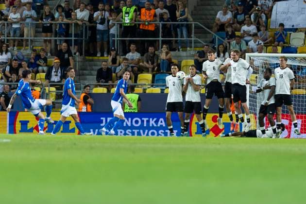 UEFA U21 European Championship, quarter-final Germany Italy 22 06 2025 Giuseppe Ambrosino Italy, 9 scores the goal for 2 2 in the UEFA U21 European Championship quarter-final match Germany Italy, on 22 06 2025, DAC Arena, Dunajska Streda, Slovakia Copyright: xBEAUTIFULxSPORTS Meuselx