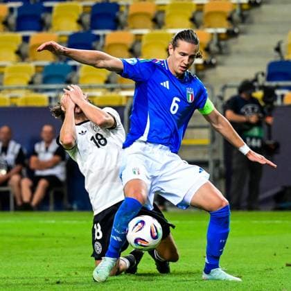 DUNAJSKA STREDA - (l-r) Rocco Reitz of Germany U21, U 21 Daniele Ghilardi of Italy U21 at the DAC Arena during the under-21 European Championship, EM, Europameisterschaft quarterfinal duel between Germany and Italy. ANP Hollandse Hoogte SOC 2025 xVIxANPxSportx xGerritxvanxKeulenxIVx 530325405 originalFilename: 530325405.jpg