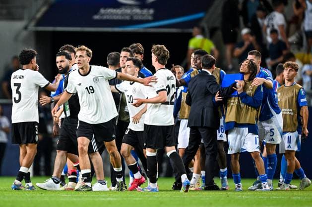 DUNAJSKA STREDA - A riot between players from both teams at the DAC Arena during the quarterfinal European Championship, EM, Europameisterschaft under-21 game between Germany and Italy. ANP Hollandse Hoogte SOC 2025 xVIxANPxSportx xGerritxvanxKeulenxIVx 530325765 originalFilename: 530325765.jpg