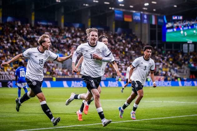GERMANY U21, U 21 - ITALY U21 Nick Woltemade of Germany celebrates a goal with Nelson Weiper and Nathaniel Brown during the UEFA European Under-21 Championship 2025 Quarterfinal football match between Germany U21 and Italy U21. Stadium DAC Arena (MOL Arena), Dunajska Streda, Slovakia, June 22, 2025. Photo by Branislav Racko Copyright: xx _BRR3153