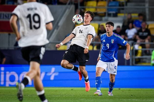 GERMANY U21, U 21 - ITALY U21 Tim Oermann of Germany and Giuseppe Ambrosino of Italy during the UEFA European Under-21 Championship 2025 Quarterfinal football match between Germany U21 and Italy U21. Stadium DAC Arena (MOL Arena), Dunajska Streda, Slovakia, June 22, 2025. Photo by Branislav Racko Copyright: xx 080A4915