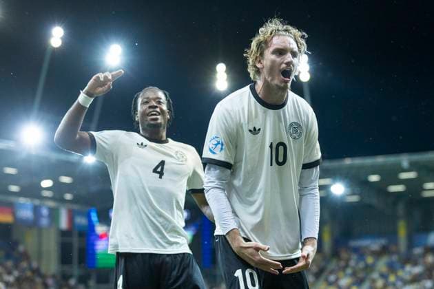 UEFA U21 European Championship, quarterfinal Germany Italy 22 06 2025 4 and Nick Woltemade Germany, 10 cheer during the UEFA U21 European Championship quarterfinal match Germany Italy, on 22 06 2025, DAC Arena, Dunajska Streda, Slovakia Copyright: xBEAUTIFULxSPORTS Meuselx