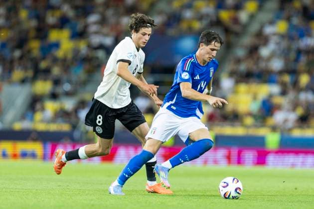 UEFA U21 European Championship, quarter-final Germany Italy 22 06 2025 Giovanni Fabbian Italy, 14 , Merlin Röhl Germany, 8 at the UEFA U21 European Championship quarter-final match Germany Italy, on 22 06 2025, DAC Arena, Dunajska Streda, Slovakia Copyright: xBEAUTIFULxSPORTS Meuselx