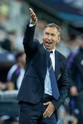 UEFA U21 European Championship, quarter-final Germany Italy 22 06 2025 Carmine Nunziata Italy, head coach gestures during the UEFA U21 European Championship quarter-final match Germany Italy, on 22 06 2025, DAC Arena, Dunajska Streda, Slovakia Copyright: xBEAUTIFULxSPORTS Meuselx
