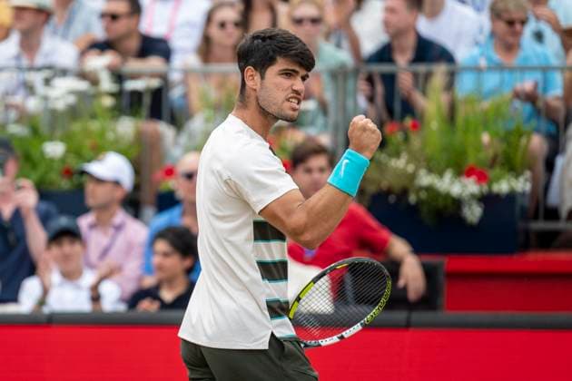 (250623) -- LONDON, June 23, 2025 -- Carlos Alcaraz reacts during the men s singles final between Carlos Alcaraz of Spain and Jiri Lehecka of the Czech Republic at the Queen s Club Championships in London, Britain, on June 22, 2025. (Photo by Xinhua) (SP)BRITAIN-LONDON-TENNIS-QUEEN S CLUB CHAMPIONSHIPS-MEN S SINGLES-FINAL StephenxChung 