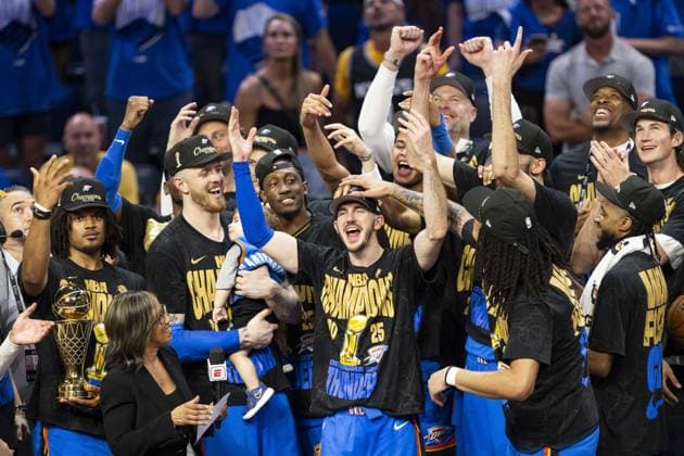 Bilder des Jahres 2025, Sport 06 Juni Oklahoma City Thunder wins the NBA, Basketball Herren, USA Finals Oklahoma City, Oklahoma - JUNE 22: Oklahoma City Thunder players celebrate after winning Game Seven of the 2025 NBA Finals against the Indiana Pacers at Paycom Center on June 22, 2025 in Oklahoma City, Oklahoma, United States. Mostafa Bassim Anadolu Oklahoma United States. Editorial use only. Please get in touch for any other usage.  Copyright: x2025xAnadoluxMostafaxBassimx