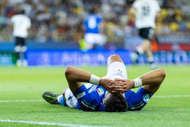 UEFA U21 European Championship, quarter-final Germany Italy 22 06 2025 Diego Coppola Italy, 15 desperate on the ground during the UEFA U21 European Championship quarter-final match Germany Italy, on 22 06 2025, DAC Arena, Dunajska Streda, Slovakia Copyright: xBEAUTIFULxSPORTS Meuselx