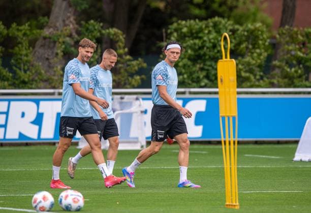 Football, Men, Season 2025 26, 2 Bundesliga, Hertha BSC, Training kick-off, f l Marton Dardai Hertha BSC , Palko Dardai Hertha BSC , Fabian Reese Hertha BSC , 23 06 2025, Copyright: xSebastianxRäppold MatthiasxKochx