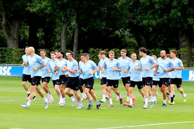 DEU, DFL, 2 FBL Hertha BSC, Training, 23 06 2025, Sportforum, Berlin, DEU, DFL, 2 FBL Hertha BSC, Training, im Bild Hertha Spielerkreis DFL regulations prohibit any use of Photographs as image sequences and or quasi video nordphotoxGmbHx xEngler nph00076