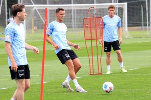 DEU, DFL, 2 FBL Hertha BSC, Training, 23 06 2025, Sportforum, Berlin, DEU, DFL, 2 FBL Hertha BSC, Training, im Bild Paul Seguin Hertha BSC Berlin 55 , Sebastian Groenning Hertha BSC Berlin 88 DFL regulations prohibit any use of Photographs as image sequences and or quasi video nordphotoxGmbHx xEngler nph00076