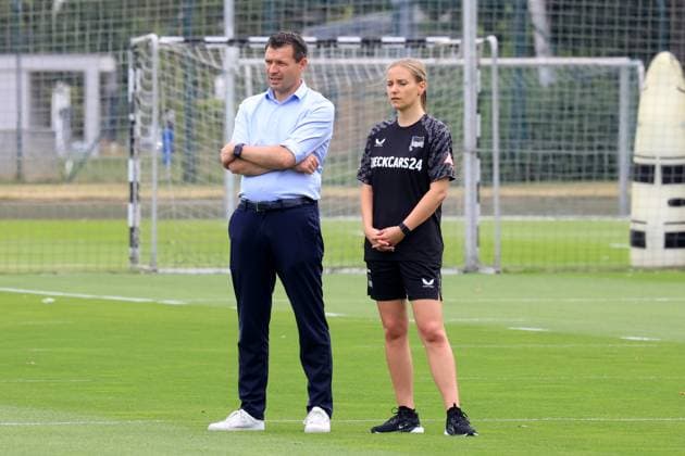 DEU, DFL, 2 FBL Hertha BSC, Training, 23 06 2025, Sportforum, Berlin, DEU, DFL, 2 FBL Hertha BSC, Training, im Bild Benjamin Weber Sportdirektor, Hertha BSC Berlin , Phychologin DFL regulations prohibit any use of Photographs as image sequences and or quasi video nordphotoxGmbHx xEngler nph00076