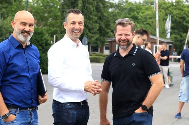 DEU, DFL, 2 FBL Hertha BSC, Training, 23 06 2025, Sportforum, Berlin, DEU, DFL, 2 FBL Hertha BSC, Training, im Bild Praesident Fabian Drescher Hertha BSC Berlin , Ralf Huschen Hertha Geschaeftsleitung , Fanbetreuer DFL regulations prohibit any use of Photographs as image sequences and or quasi video nordphotoxGmbHx xEngler nph00076