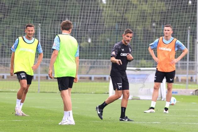 DEU, DFL, 2 FBL Hertha BSC, Training, 23 06 2025, Sportforum, Berlin, DEU, DFL, 2 FBL Hertha BSC, Training, im Bild Cheftrainer Stefan Leitl Hertha BSC Berlin , Paul Seguin Hertha BSC Berlin 55 DFL regulations prohibit any use of Photographs as image sequences and or quasi video nordphotoxGmbHx xEngler nph00076