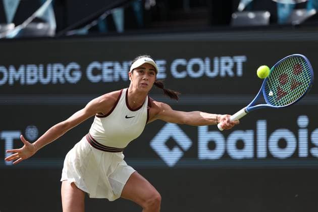 Bad Homburg on 23 06 2025 Womens Tennis Tournament WTA 500 Bad Homburg Open powered by Solarwatt 2025 Match Naomi Osaka JPN vs Olga Danilovic SER v l , Olga Danilovic SER plays the ball, focused , concentrated Copyright: JoaquimxFerreira