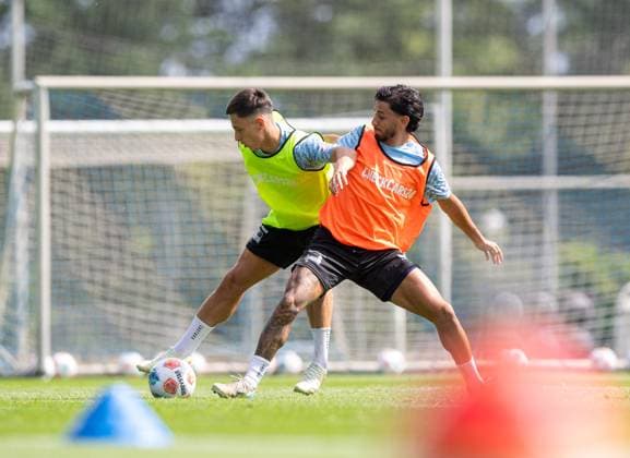 Football, Men, Season 2025 26, 2 Bundesliga, Hertha BSC, Training kick-off, v l Dion Ajvazi Hertha BSC , Kevin Sessa Hertha BSC , 23 06 2025, Copyright: xSebastianxRäppold MatthiasxKochx