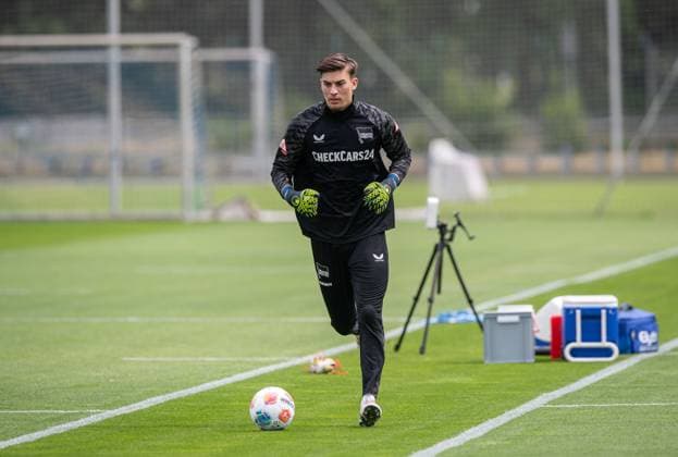 Soccer, Men, Season 2025 26, 2 Bundesliga, Hertha BSC, Training kick-off, Goalkeeper Robert Kwasigroch Hertha BSC , 23 06 2025, Copyright: xSebastianxRäppold MatthiasxKochx