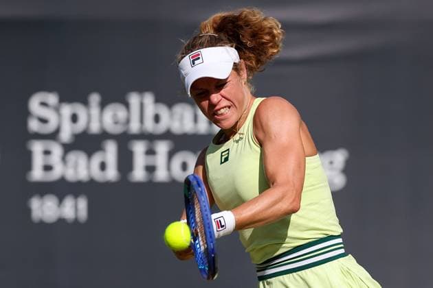 Bad Homburg on 23 06 2025 Womens Tennis Tournament WTA 500 Bad Homburg Open powered by Solarwatt 2025 Match Victoria Azarenka vs Laura Siegemund GER v l , Laura Siegemund GER plays a backhand Copyright: JoaquimxFerreira