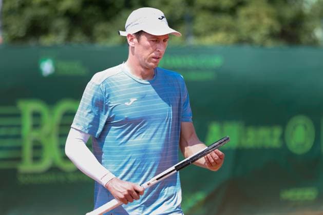 Milan: Luka Mikrut vs Kimmer Coppejans, ATP, Tennis Herren Challenger Tour Milan 2025 Italy, Milan, 2025 06 23: Kimmer Coppejans sad for loosing the 1st set during tennis match between Luka Mikrut (CRO) vs Kimmer Coppejans (BEL), ATP Challenger Tour Milan 2025, 1st Round, Aspria Tennis Club Italy, Milan, 2025 06 23: tennis match between Luka Mikrut (CRO) vs Kimmer Coppejans (BEL), ATP Challenger Tour Milan 2025, 1st Round, Aspria Tennis Club. Milan Italy Copyright: FabrizioxAndreaxBertani