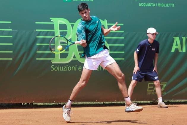 Milan: Luka Mikrut vs Kimmer Coppejans, ATP, Tennis Herren Challenger Tour Milan 2025 Italy, Milan, 2025 06 23: Luka Mikrut forehand shot during tennis match between Luka Mikrut (CRO) vs Kimmer Coppejans (BEL), ATP Challenger Tour Milan 2025, 1st Round, Aspria Tennis Club Italy, Milan, 2025 06 23: tennis match between Luka Mikrut (CRO) vs Kimmer Coppejans (BEL), ATP Challenger Tour Milan 2025, 1st Round, Aspria Tennis Club. Milan Italy Copyright: FabrizioxAndreaxBertani