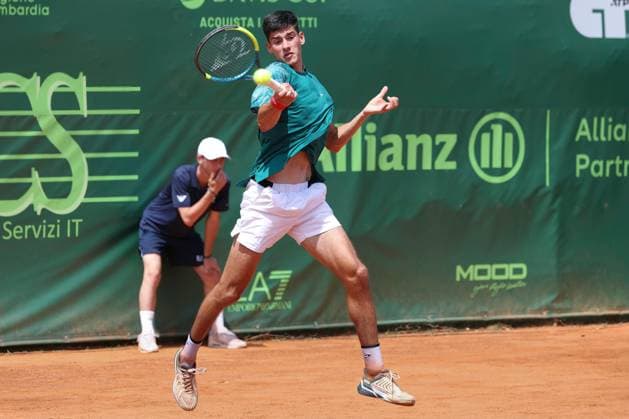 Milan: Luka Mikrut vs Kimmer Coppejans, ATP, Tennis Herren Challenger Tour Milan 2025 Italy, Milan, 2025 06 23: Luka Mikrut forehand shot during tennis match between Luka Mikrut (CRO) vs Kimmer Coppejans (BEL), ATP Challenger Tour Milan 2025, 1st Round, Aspria Tennis Club Italy, Milan, 2025 06 23: tennis match between Luka Mikrut (CRO) vs Kimmer Coppejans (BEL), ATP Challenger Tour Milan 2025, 1st Round, Aspria Tennis Club. Milan Italy Copyright: FabrizioxAndreaxBertani