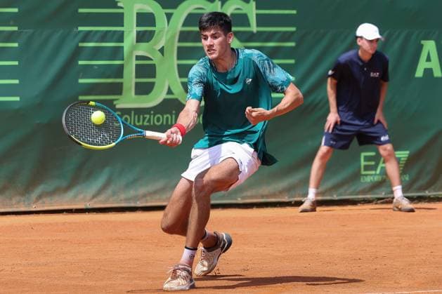 Milan: Luka Mikrut vs Kimmer Coppejans, ATP, Tennis Herren Challenger Tour Milan 2025 Italy, Milan, 2025 06 23: Luka Mikrut forehand shot during tennis match between Luka Mikrut (CRO) vs Kimmer Coppejans (BEL), ATP Challenger Tour Milan 2025, 1st Round, Aspria Tennis Club Italy, Milan, 2025 06 23: tennis match between Luka Mikrut (CRO) vs Kimmer Coppejans (BEL), ATP Challenger Tour Milan 2025, 1st Round, Aspria Tennis Club. Milan Italy Copyright: FabrizioxAndreaxBertani