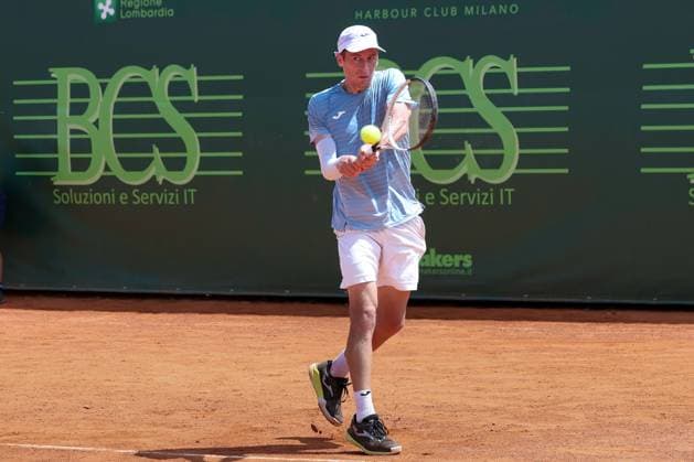 Milan: Luka Mikrut vs Kimmer Coppejans, ATP, Tennis Herren Challenger Tour Milan 2025 Italy, Milan, 2025 06 23: Kimmer Coppejans backhand shot during tennis match between Luka Mikrut (CRO) vs Kimmer Coppejans (BEL), ATP Challenger Tour Milan 2025, 1st Round, Aspria Tennis Club Italy, Milan, 2025 06 23: tennis match between Luka Mikrut (CRO) vs Kimmer Coppejans (BEL), ATP Challenger Tour Milan 2025, 1st Round, Aspria Tennis Club. Milan Italy Copyright: FabrizioxAndreaxBertani