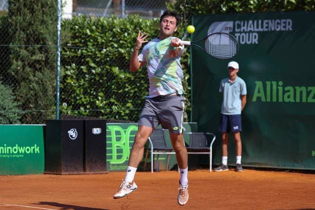 Italy: 1st Round ATP, Tennis Herren Challenger Tour Milan 2025, Dino Prizmic vs Gabriele Piraino Italy, Milan, 2025 06 23: Gabriele Piraino forehand shot during tennis match between Dino Prizmic (CRO) vs Gabriele Piraino (ITA), ATP Challenger Tour Milan 2025, 1st Round, Aspria Tennis Club Italy, Milan, 2025 06 23: tennis match between Dino Prizmic (CRO) vs Gabriele Piraino (ITA), ATP Challenger Tour Milan 2025, 1st Round, Aspria Tennis Club Milan Italy Copyright: FabrizioxAndreaxBertani