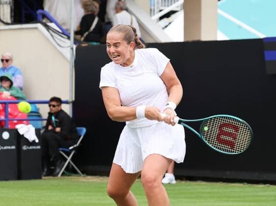 TENNIS - WTA, Tennis Damen Eastbourne Open EASTBOURNE,ENGLAND,24.JUN.25 - TENNIS - WTA Tour, Eastbourne Open. Image shows Jelena Ostapenko (LAT).  GEPAxpictures xAlanxGrieves