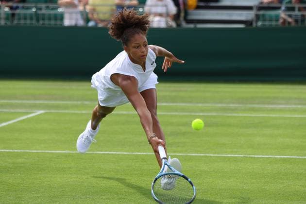 TENIS WIMBLEDON 2025 LONDYN 240625 N Z BRYTYJKA RANAH AKUA STOIBER W PIERWSZEJ RUNDZIE KWALIFIKACJI W MECZU PRZECIWKO KATARZYNA KAWA MARCIN CHOLEWINSKI NEWSPIX.PL TENNIS WIMBLEDON 2025 LONDON 24062025 RANAH AKUA STOIBER OF UNITED KINGDOM IN THE FIRST ROUND OF QUALIFICATION --- newspix.pl POLAND OUT! 
